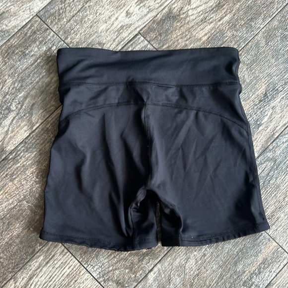 Gap black active shorts - Picture 10 of 10